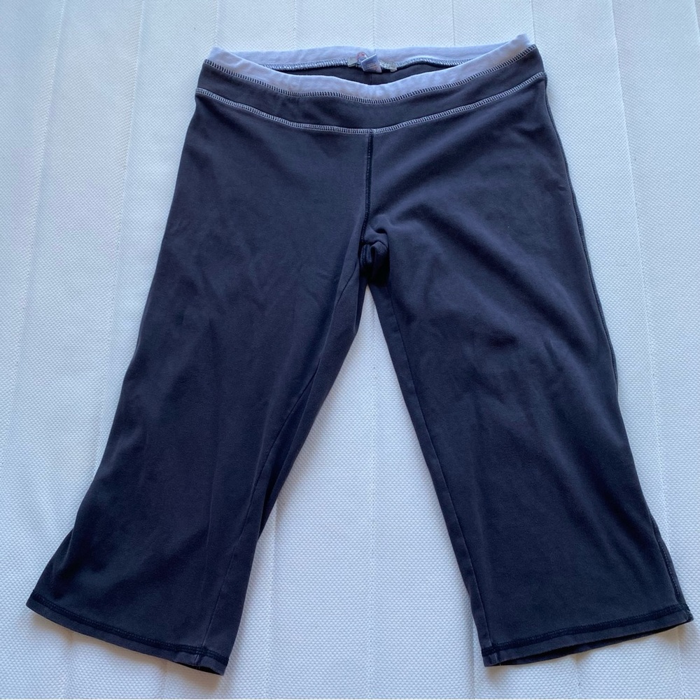 Women's Black Capri Active Pants with Fold-Over Waistband